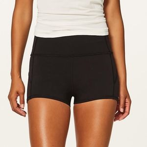 Lululemon In Movement Short *Everlux 2.5"